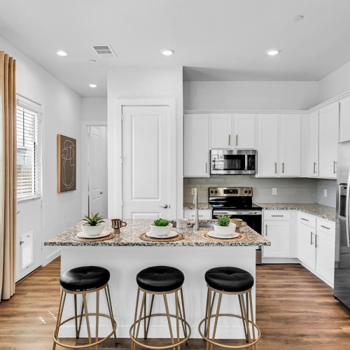 Spacious kitchens with designer finishes in homes at Legacy on Rockhill